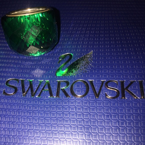 Swarovski Emerald Nirvana Ring - Picture 2 of 4